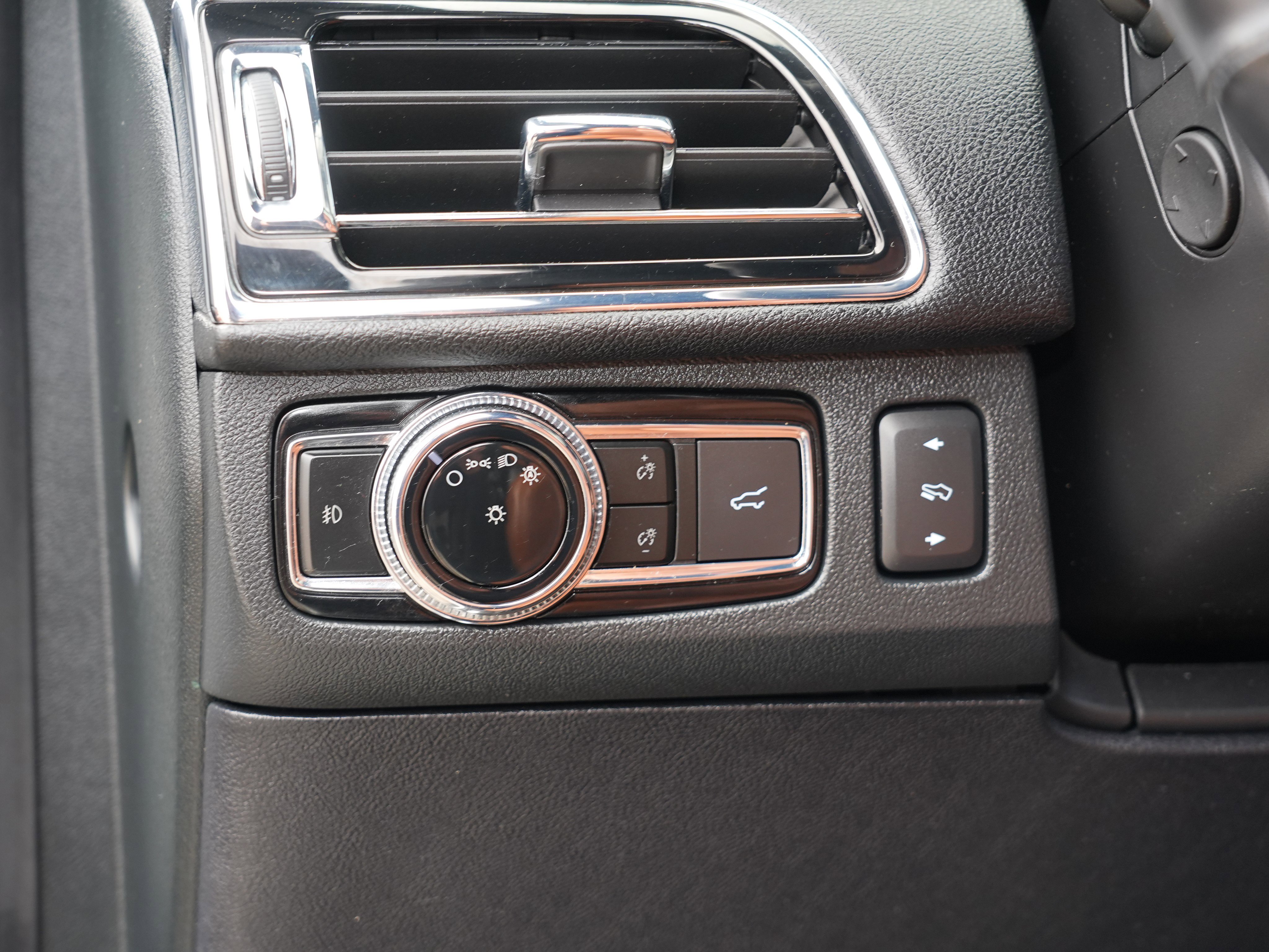 Used 2020 Lincoln Navigator Reserve w/ Luxury Package image 16