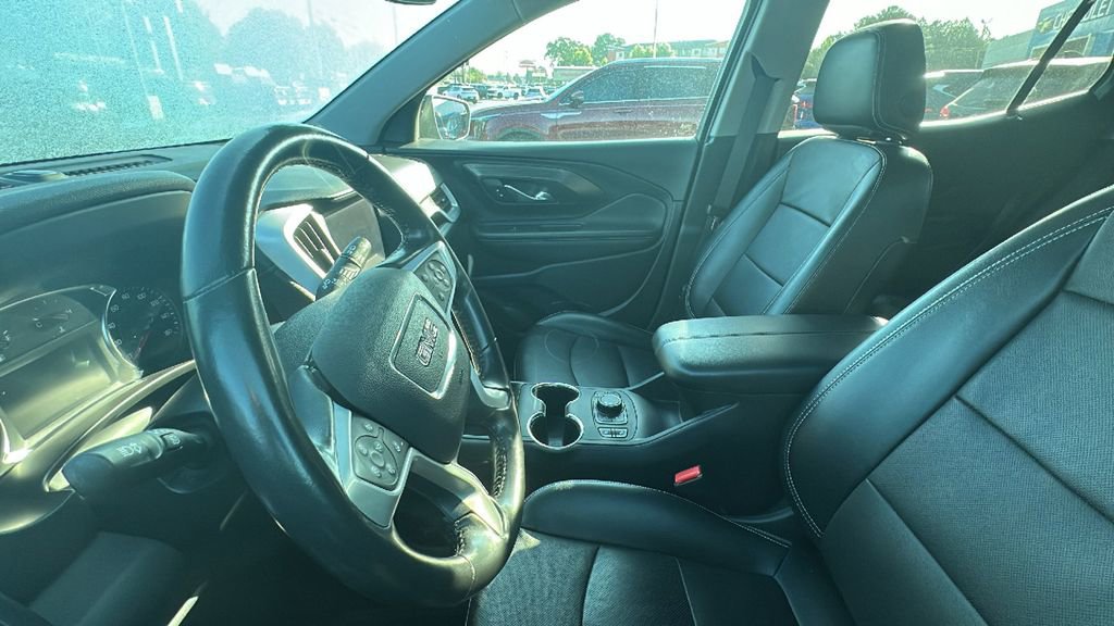 Used 2022 GMC Terrain SLT w/ Infotainment Package II FWD image 4