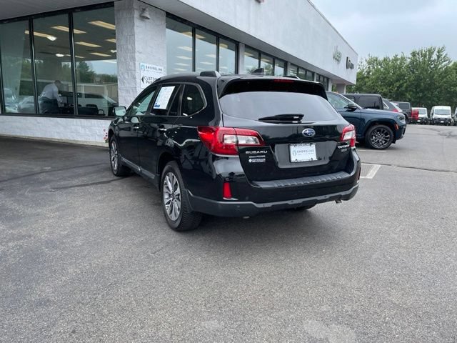 Used 2017 Subaru Outback 3.6R Touring AWD/4WD image 7
