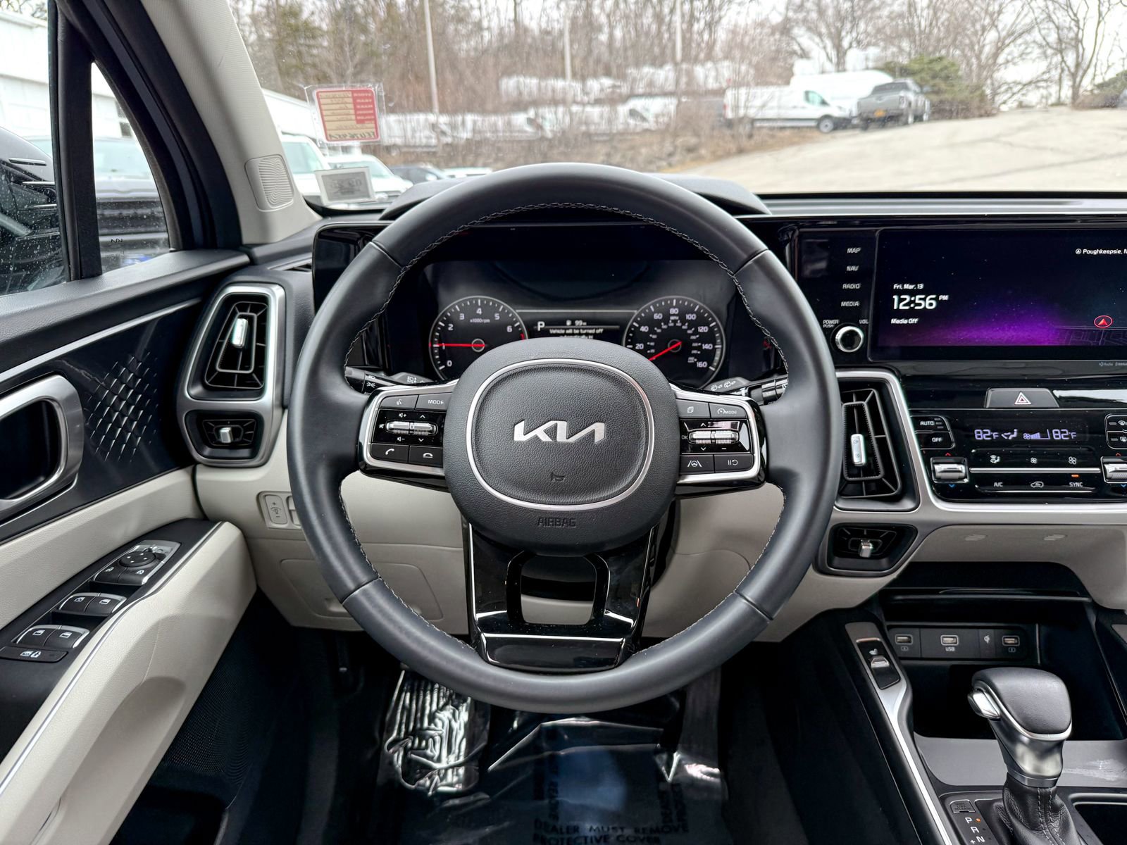 Used 2023 Kia Sorento S image 23