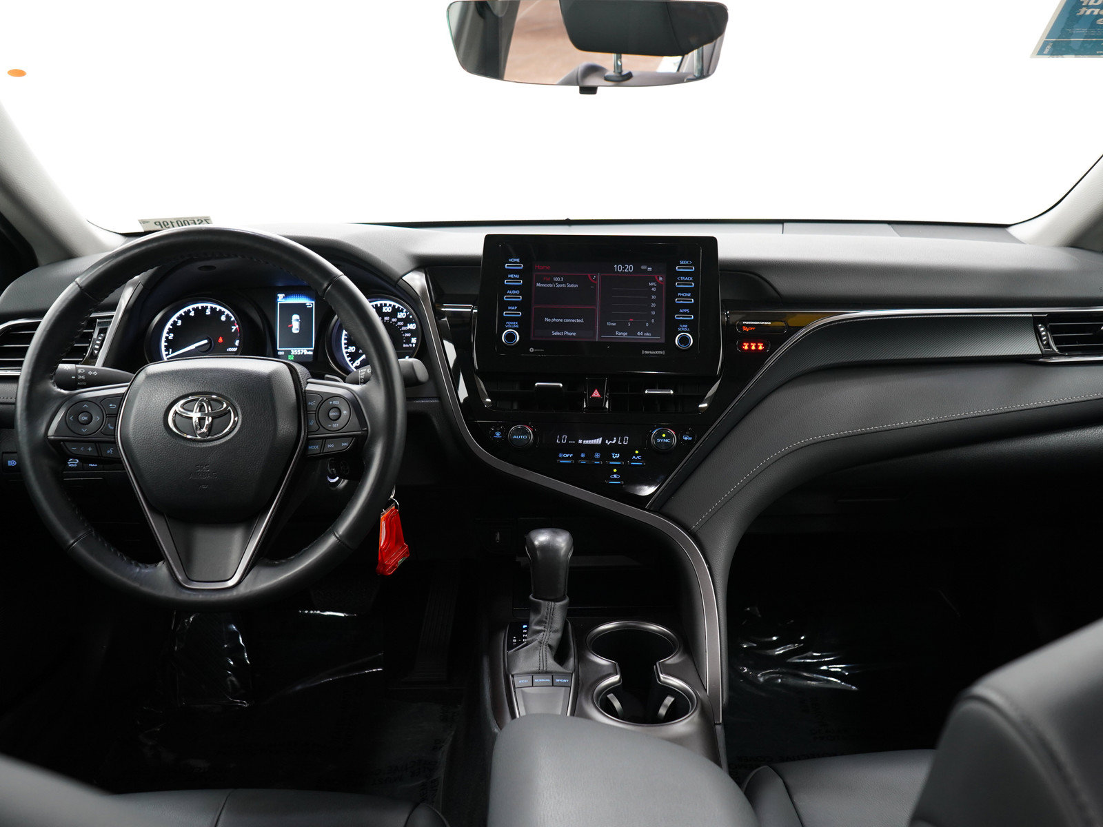 Used 2024 Toyota Camry SE FWD image 14
