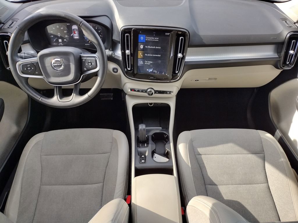 Used 2020 Volvo XC40 T4 Momentum FWD image 15