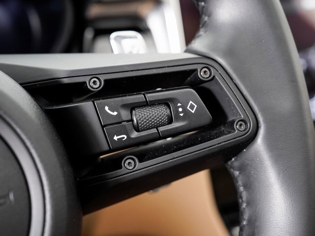 Used 2025 Porsche Macan image 15