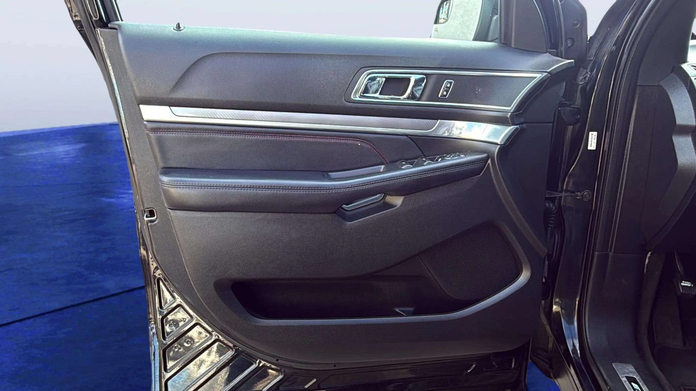 Used 2018 Ford Explorer Sport AWD/4WD image 9