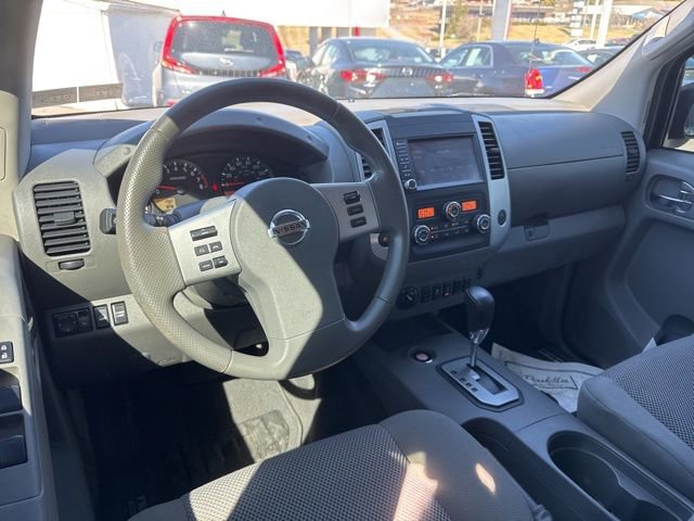 Used 2021 Nissan Frontier SV w/ Midnight Edition Floor Mats image 14