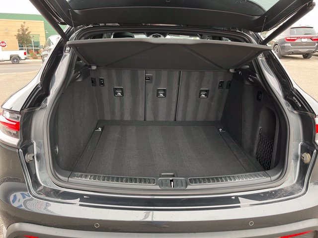 Used 2023 Porsche Macan w/ Premium Package Plus AWD/4WD image 31