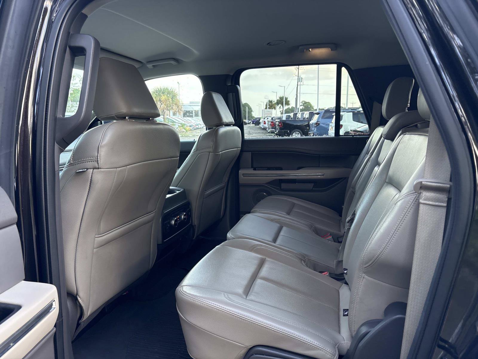 Used 2021 Ford Expedition Max XLT AWD/4WD image 16