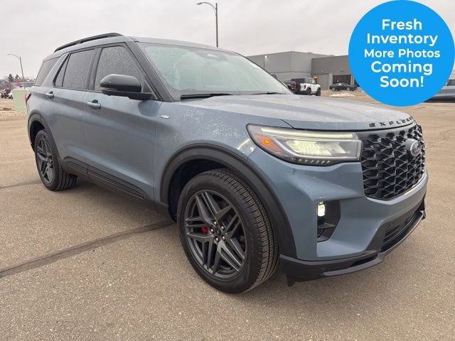 Used 2025 Ford Explorer ST-Line w/ Premium Package image 1