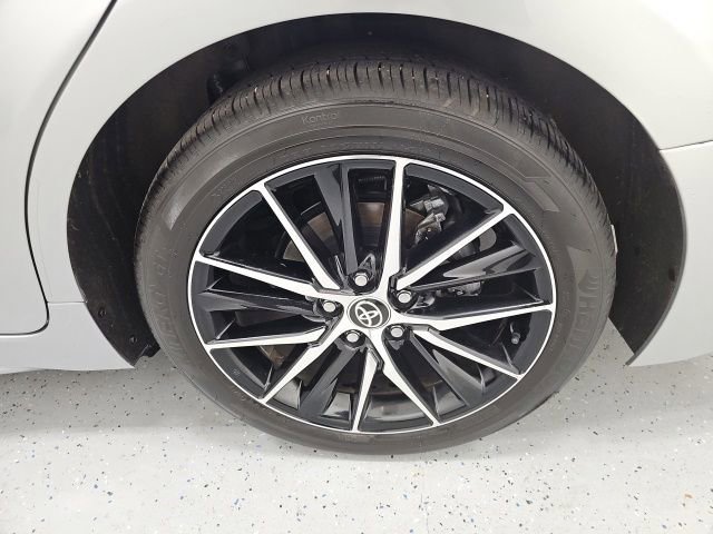 Used 2021 Toyota Camry SE w/ Cold Weather Package AWD/4WD image 11