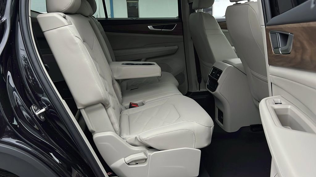 New 2026 Volkswagen Atlas SE image 13