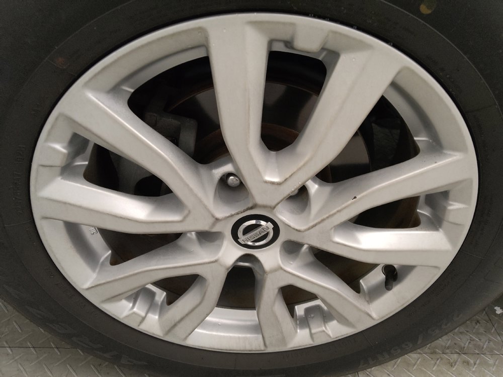 Used 2017 Nissan Rogue SV image 31