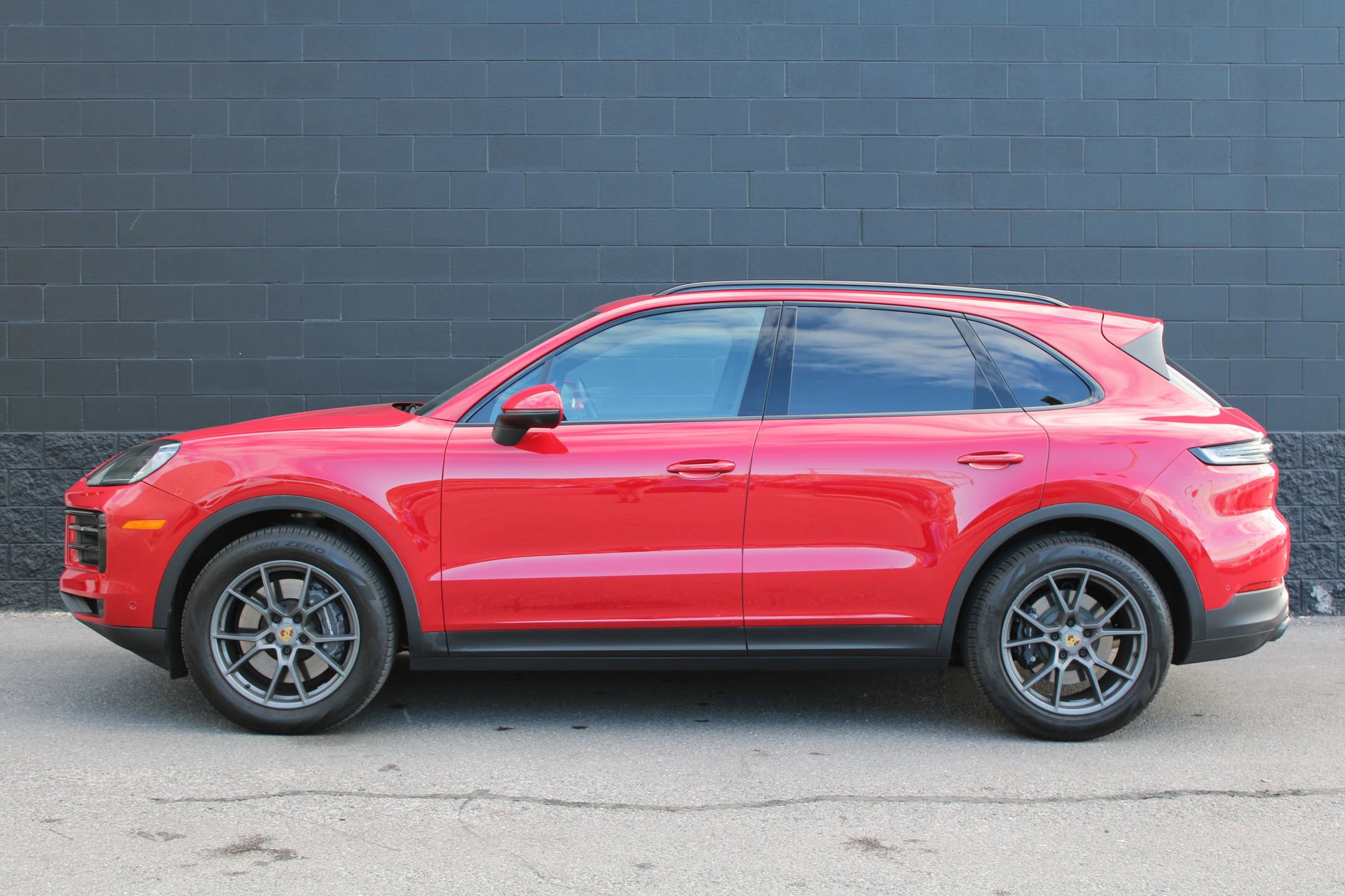 Certified 2024 Porsche Cayenne image 2