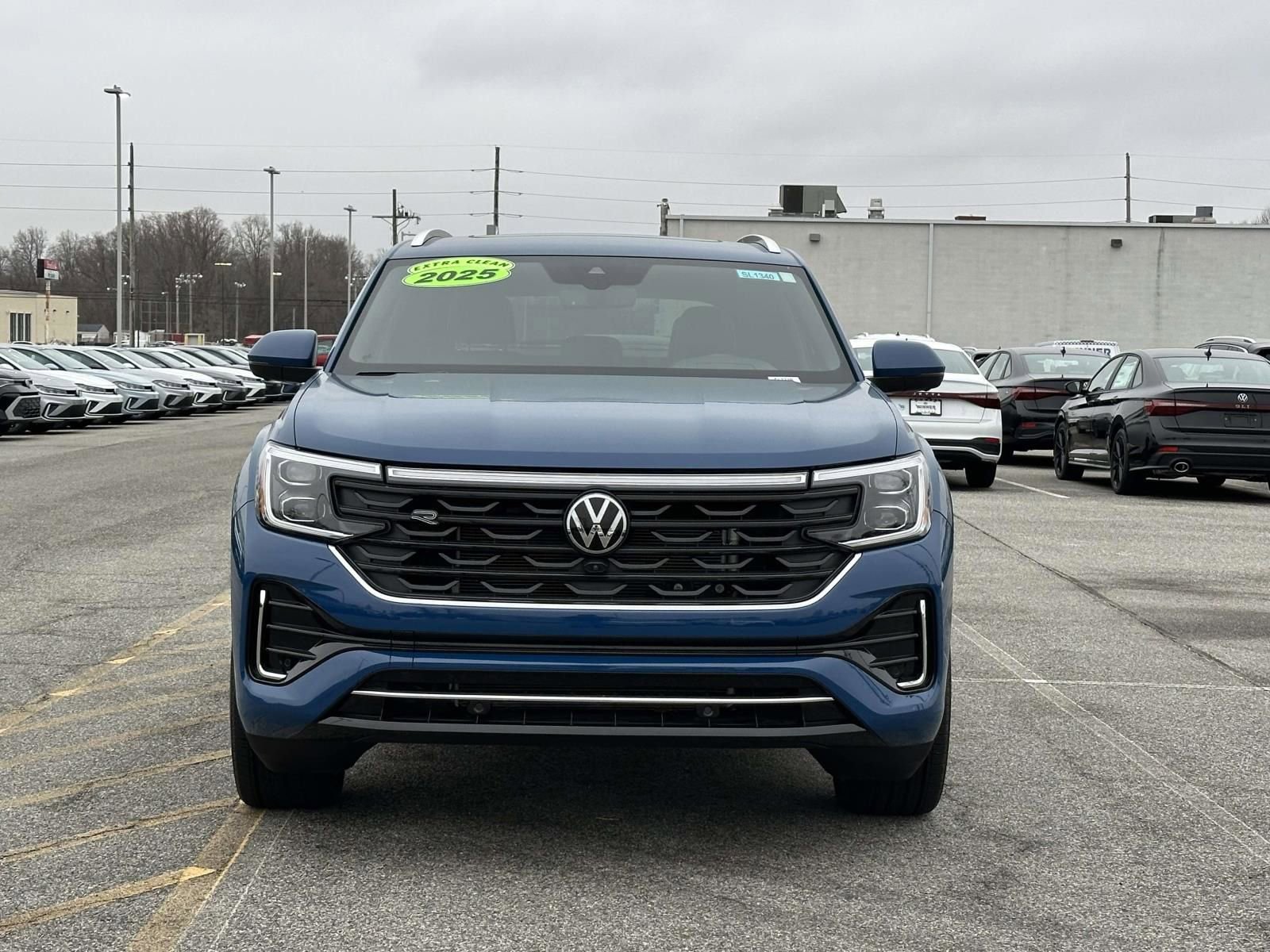 Certified 2025 Volkswagen Atlas Cross Sport SEL Premium R-Line image 9