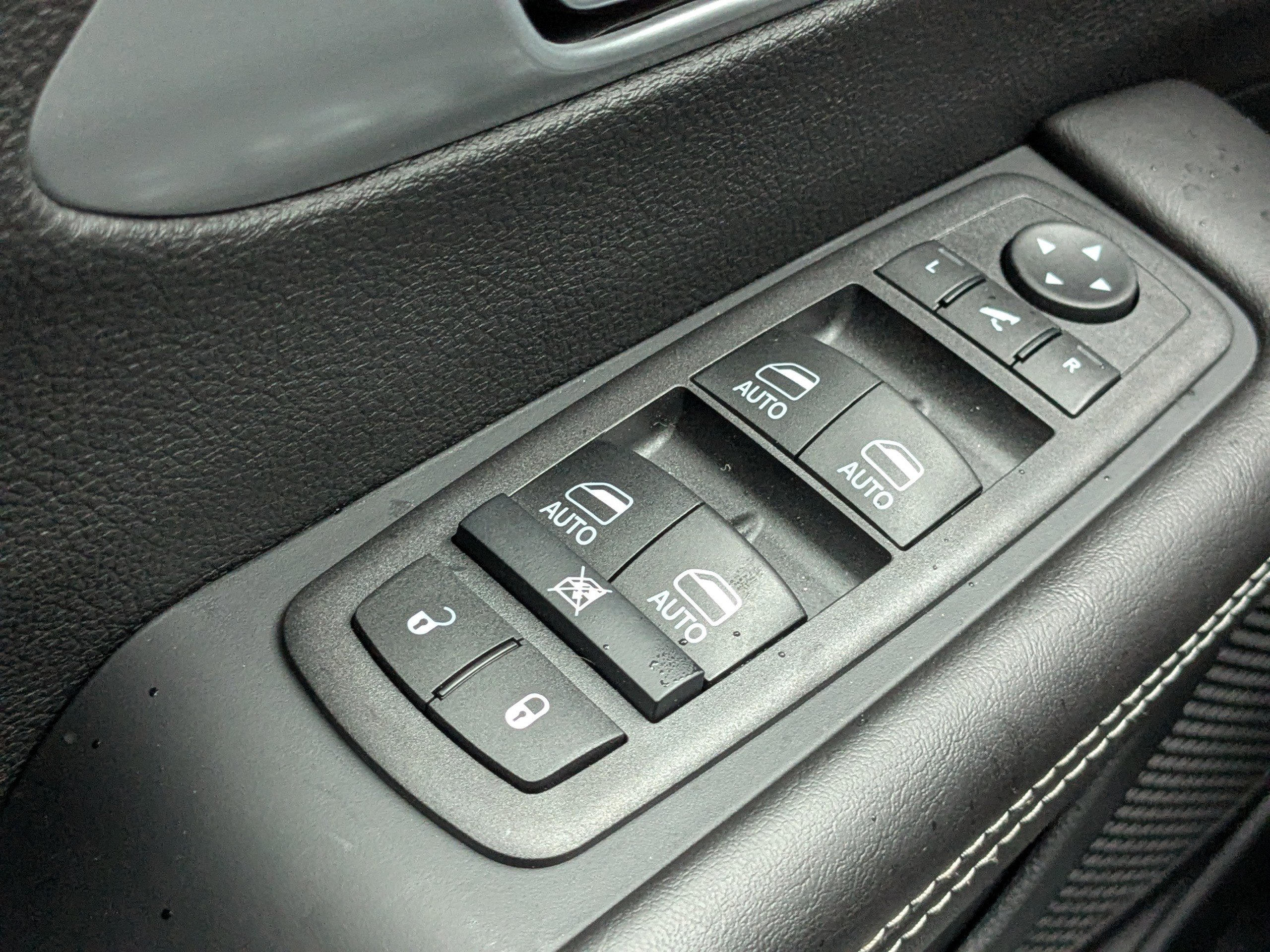 New 2026 Chrysler Pacifica Limited FWD image 24