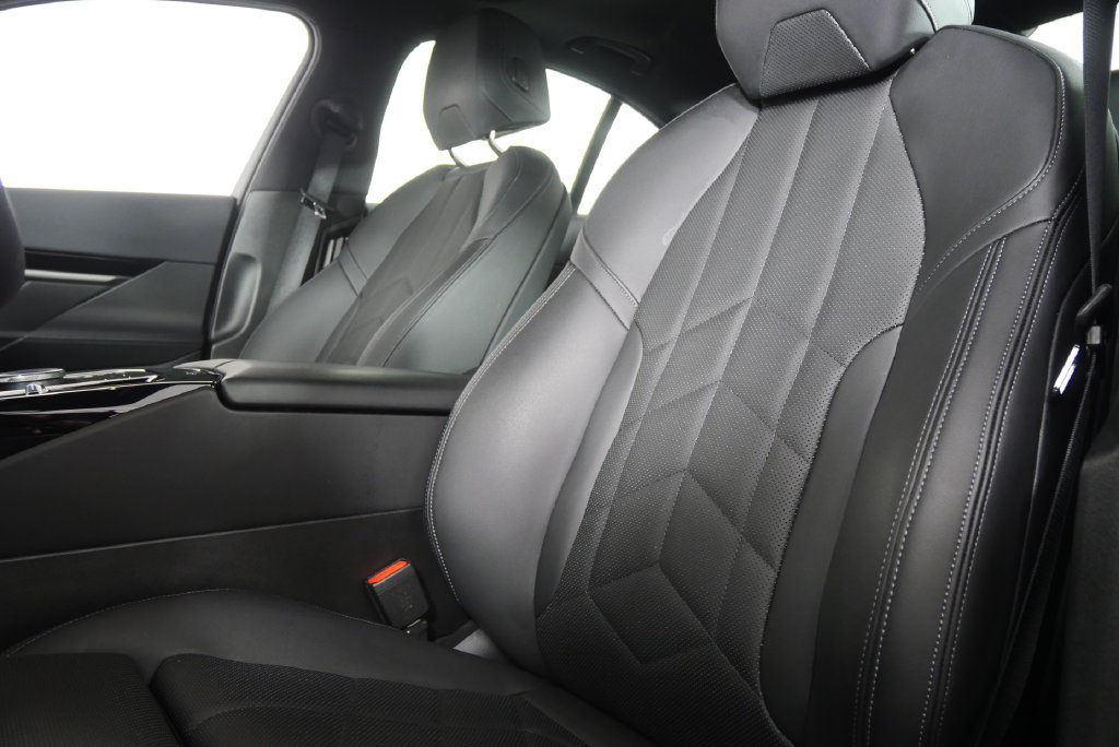 Certified 2026 BMW 530i RWD image 10