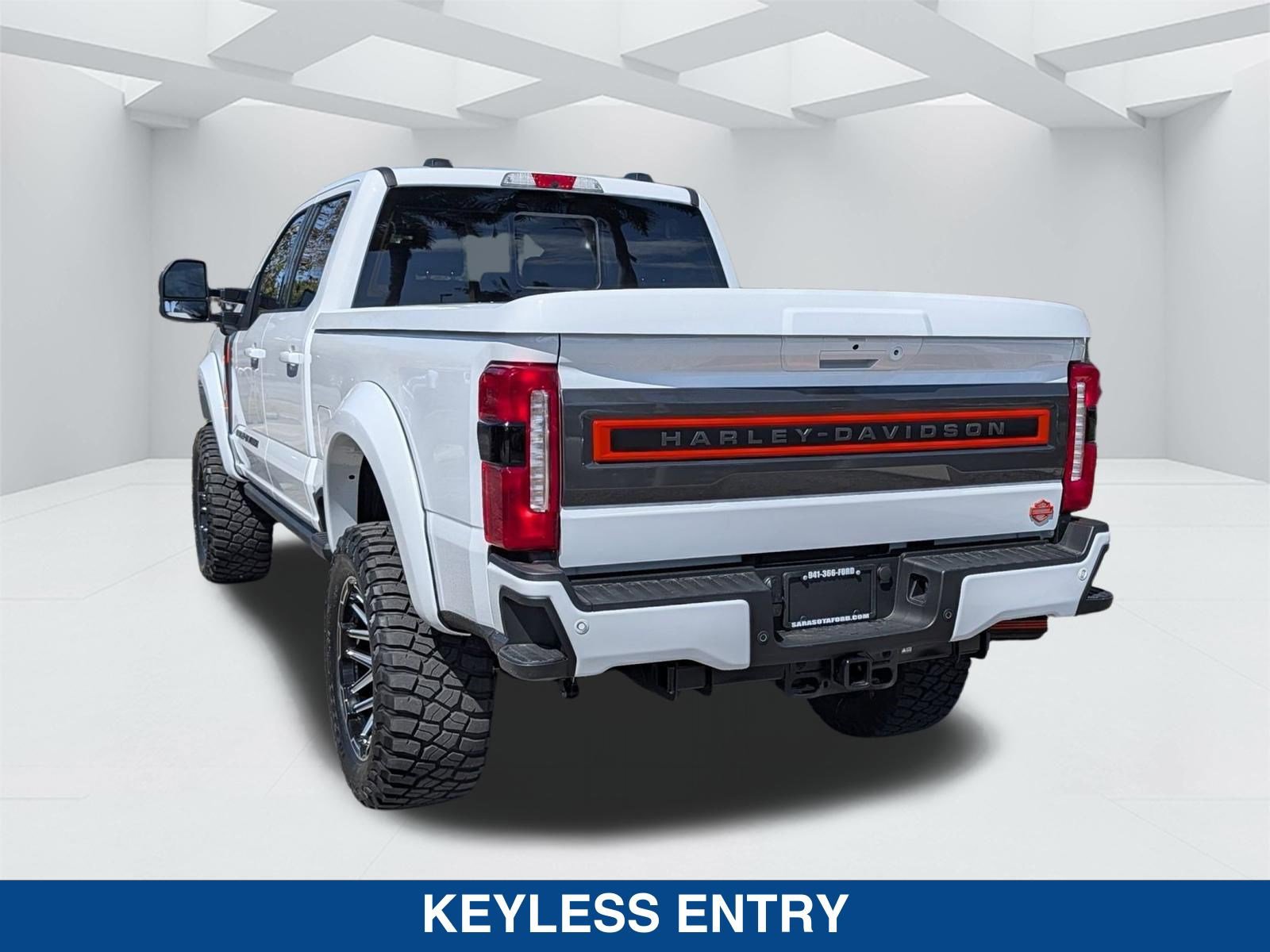 Used 2026 Ford F250 Lariat w/ Black Appearance Package image 6