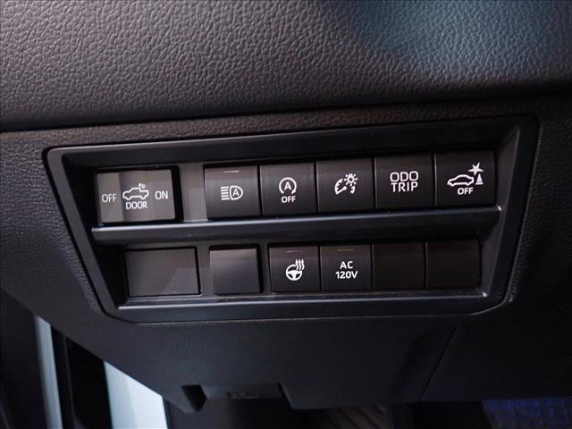 Used 2024 Toyota Tundra Limited AWD/4WD image 17