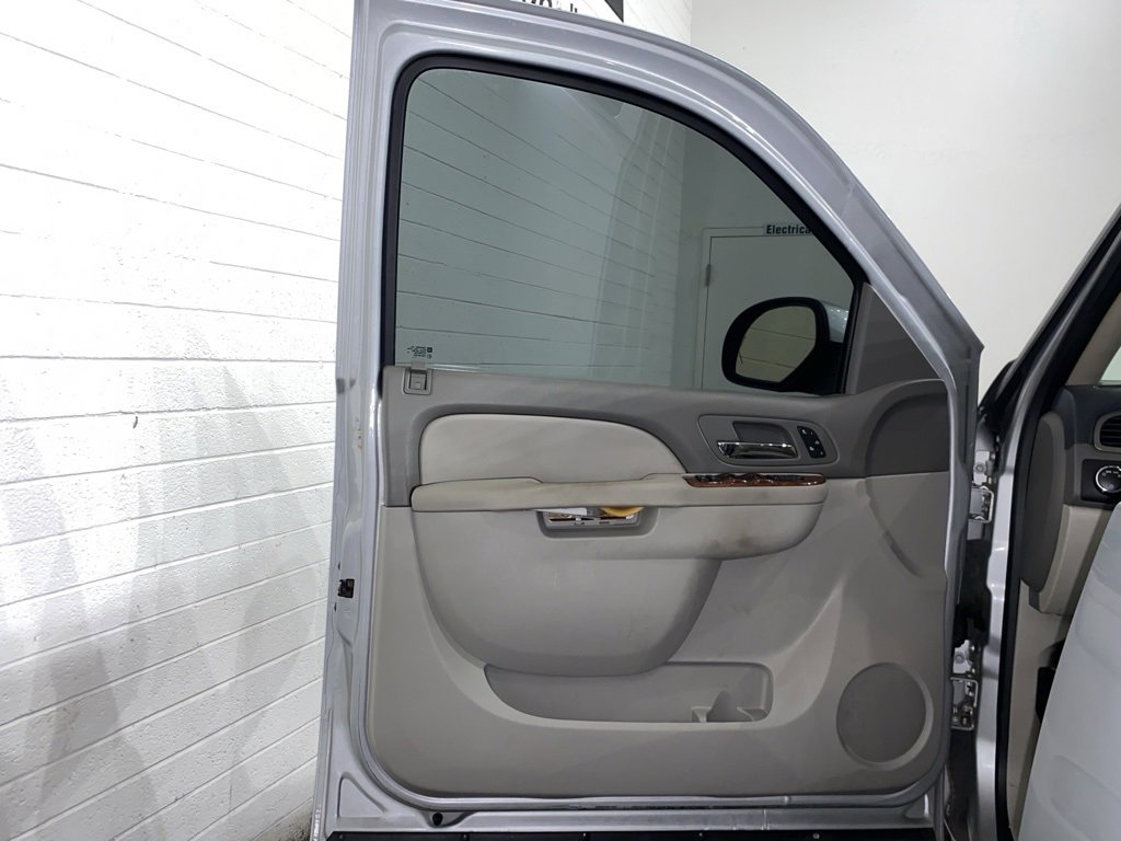 Used 2012 Chevrolet Tahoe LT w/ Luxury Package image 9