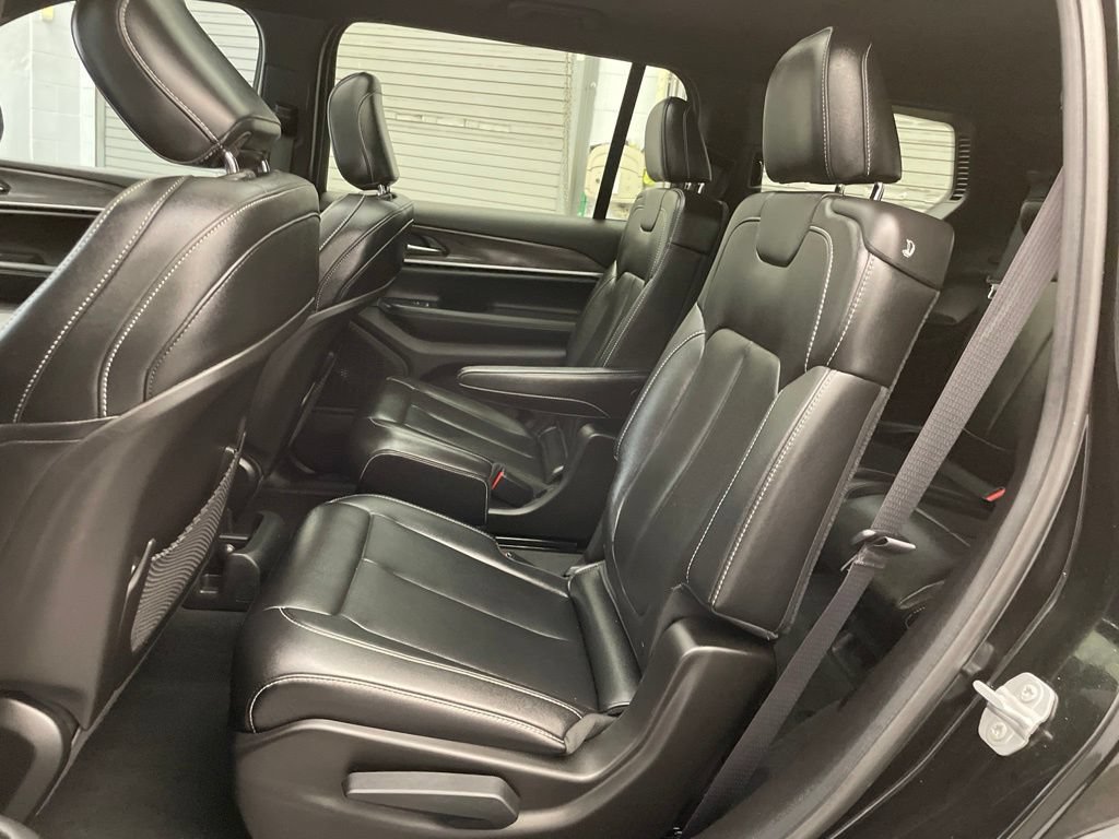 Certified 2024 Jeep Grand Cherokee L Limited AWD/4WD image 24