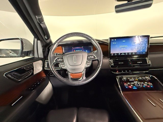 Used 2023 Lincoln Navigator L Reserve AWD/4WD image 16
