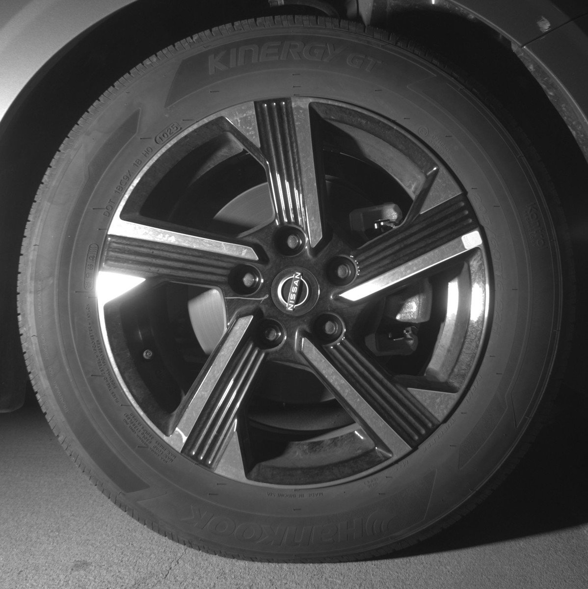 Used 2025 Nissan Sentra SV image 13