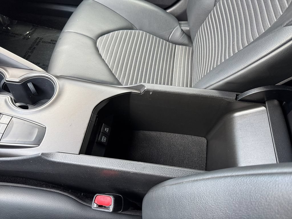 Certified 2022 Toyota Camry SE w/ Carpet Mat Package (TMS) FWD image 29
