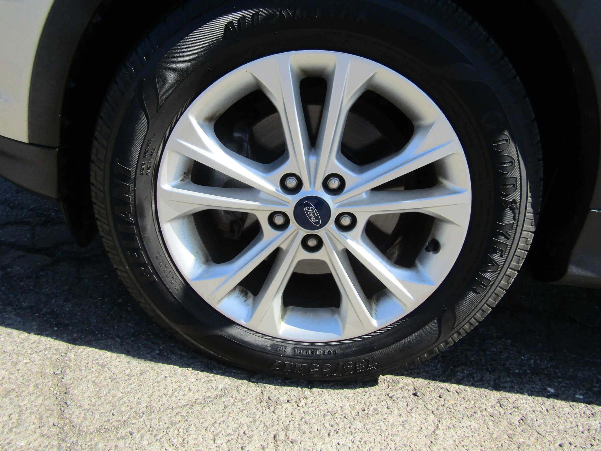 Used 2017 Ford Escape SE w/ SE Leather Comfort Package FWD image 36