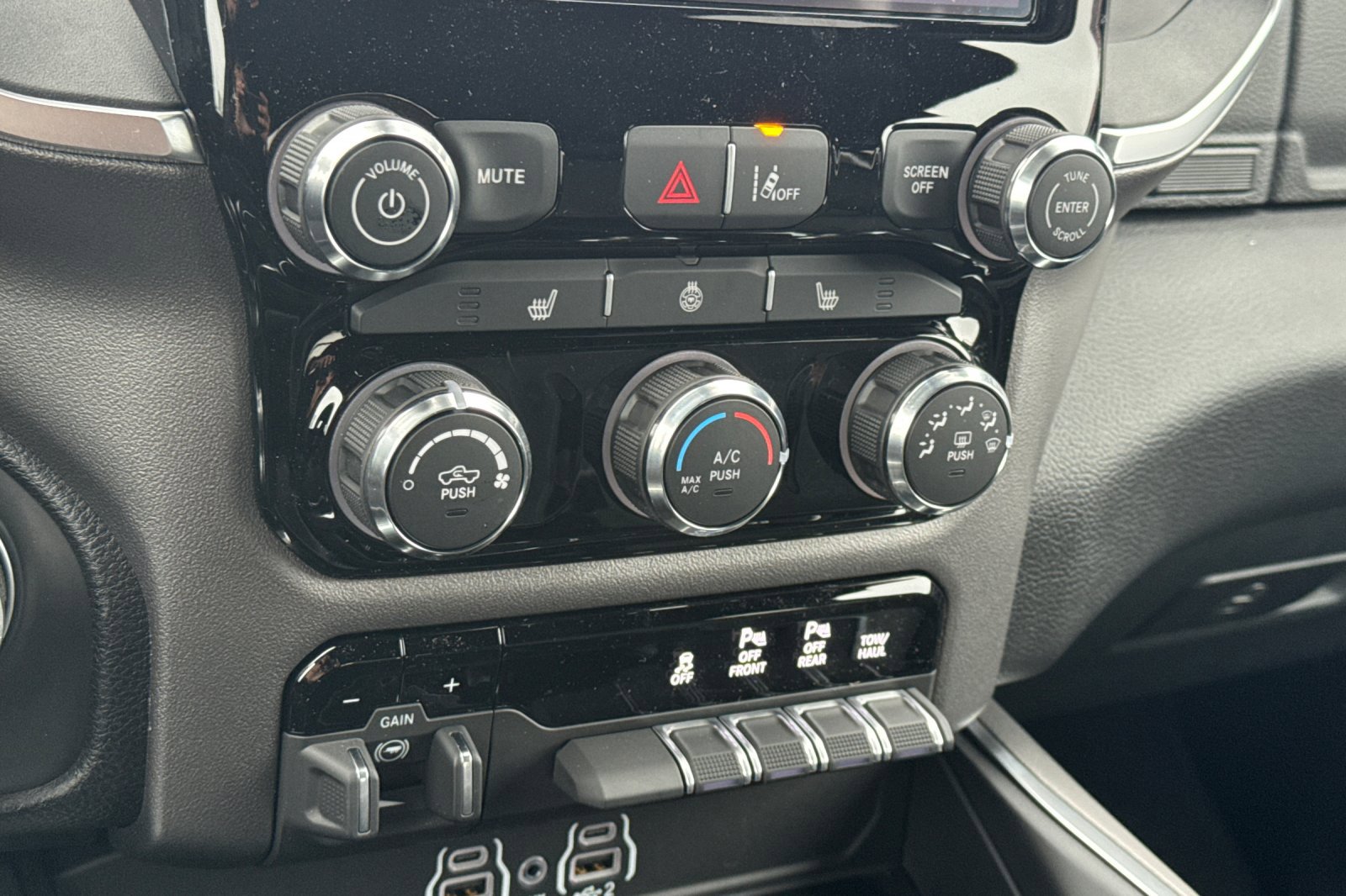 New 2026 RAM 1500 4WD 4D Crew Cab Big Horn/Lone image 18