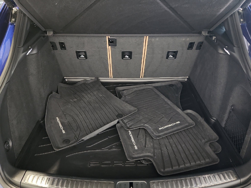 Used 2026 Porsche Macan AWD/4WD image 30