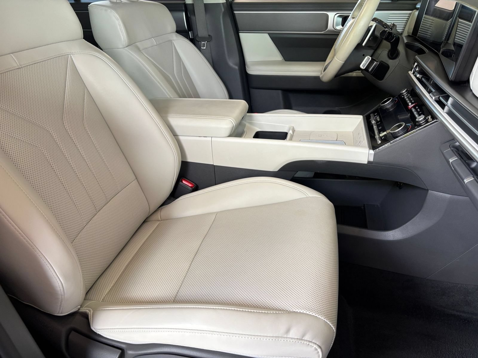 Used 2026 Hyundai Santa Fe SEL FWD image 39
