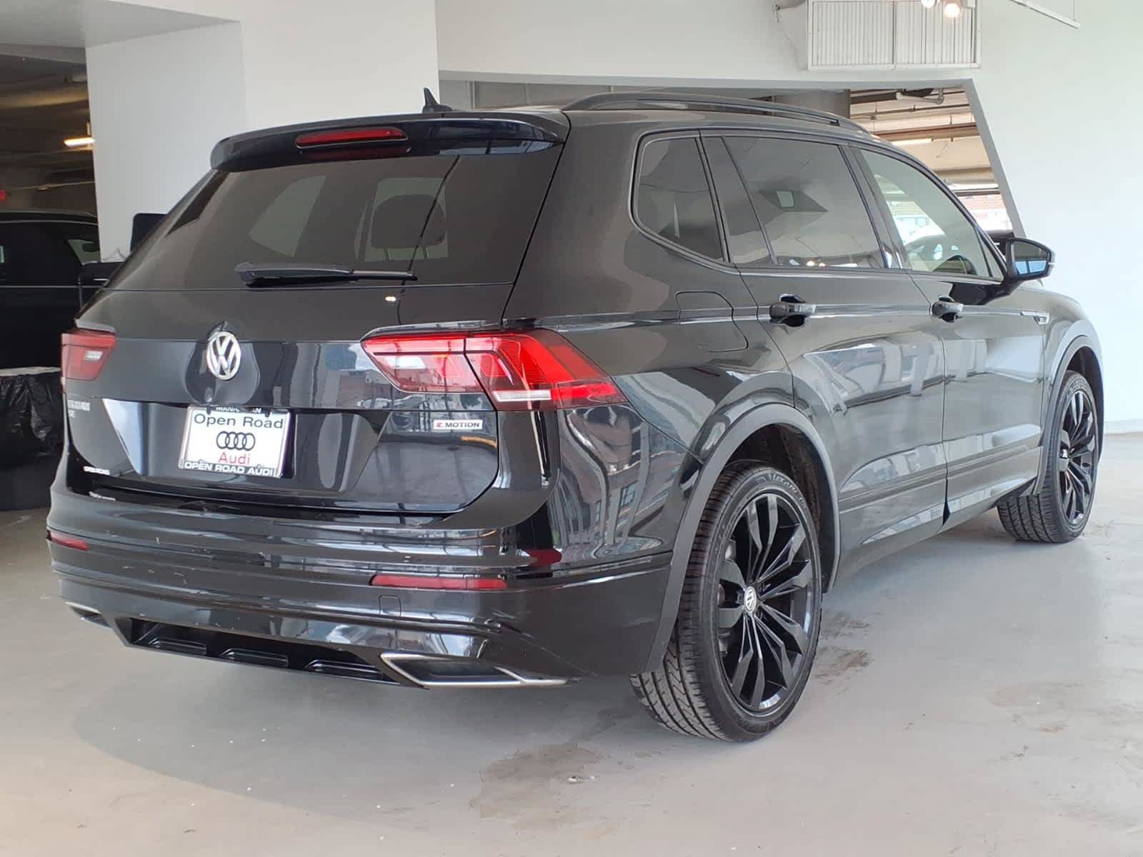 Used 2020 Volkswagen Tiguan SE R-Line AWD/4WD image 4
