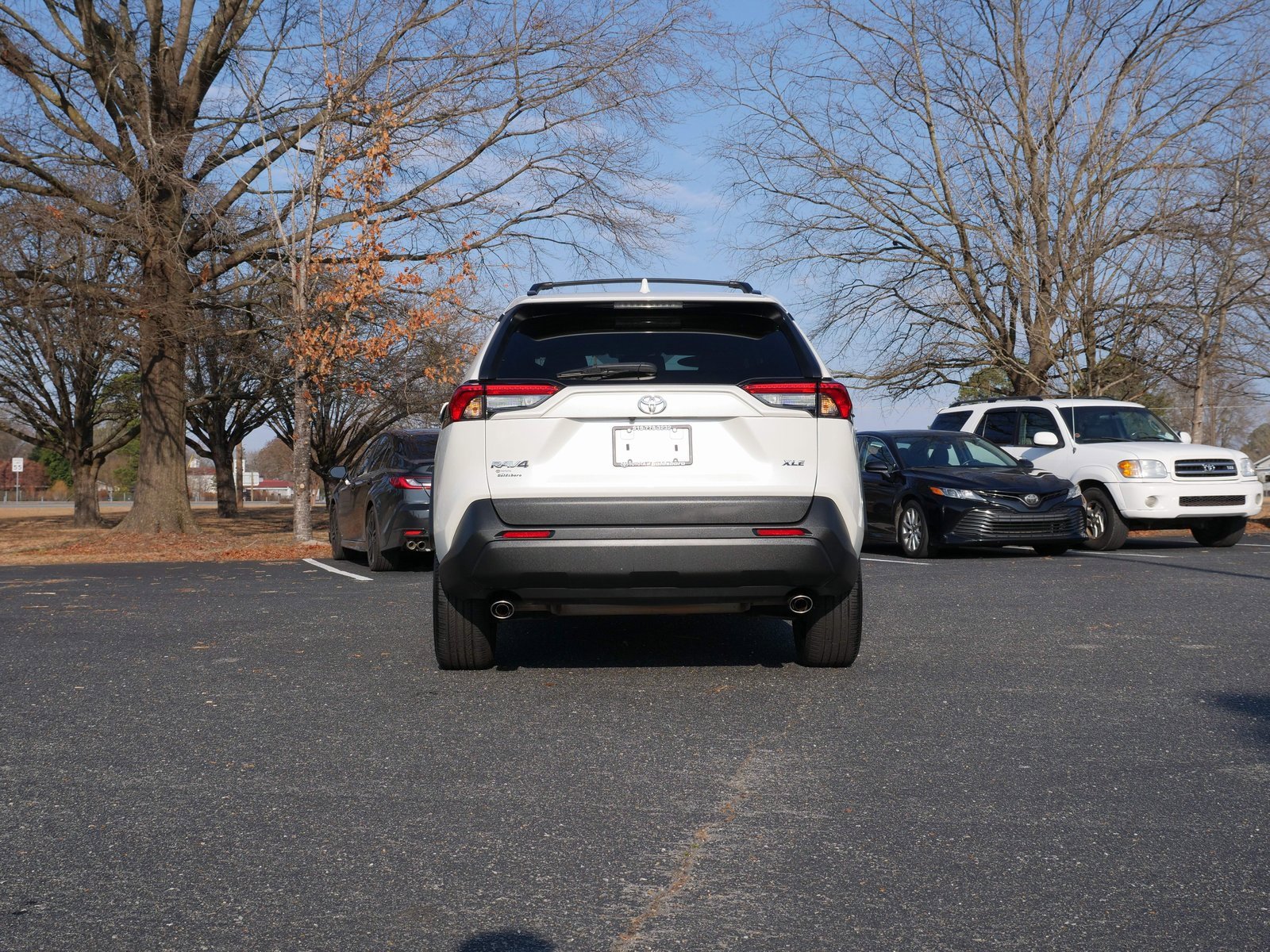 Used 2022 Toyota RAV4 XLE Premium image 5