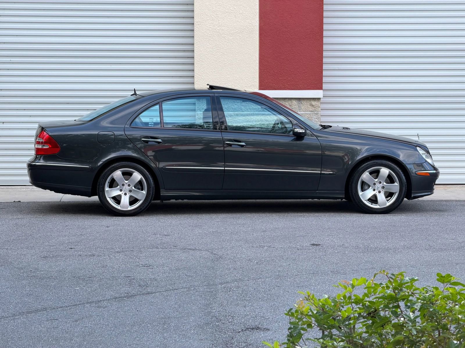Used 2003 Mercedes-Benz E 500 Sedan image 10
