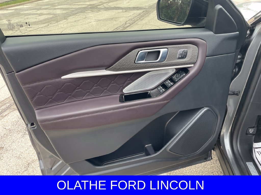 New 2026 Ford Explorer Platinum w/ LUX Leather Package AWD/4WD image 9