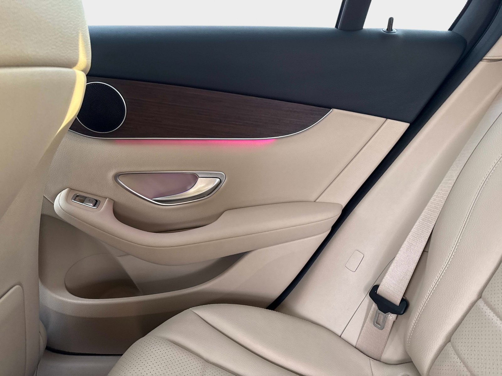 Used 2022 Mercedes-Benz GLC 300 4MATIC w/ Premium Package Lite image 16