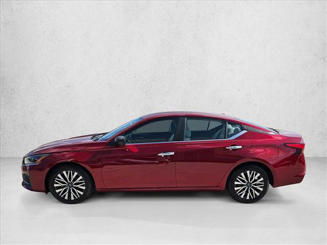 Used 2025 Nissan Altima 2.5 SV FWD image 9
