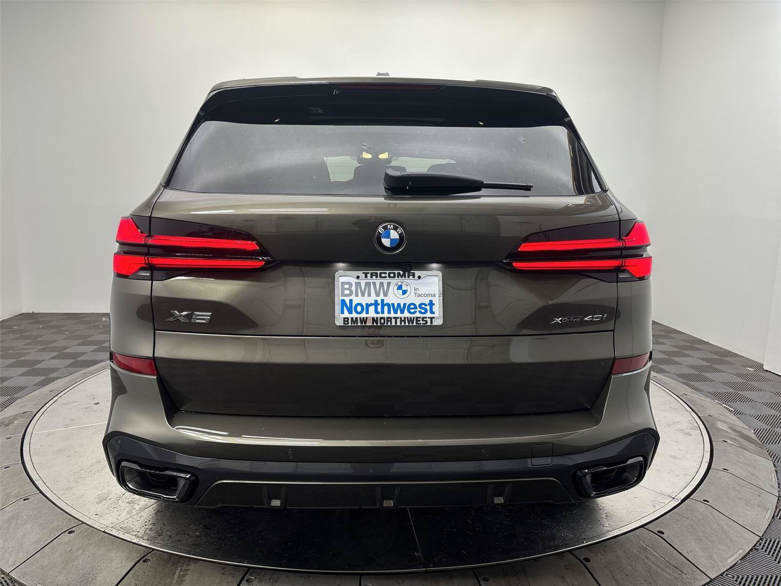 New 2026 BMW X5 xDrive40i w/ M Sport Package AWD/4WD image 15