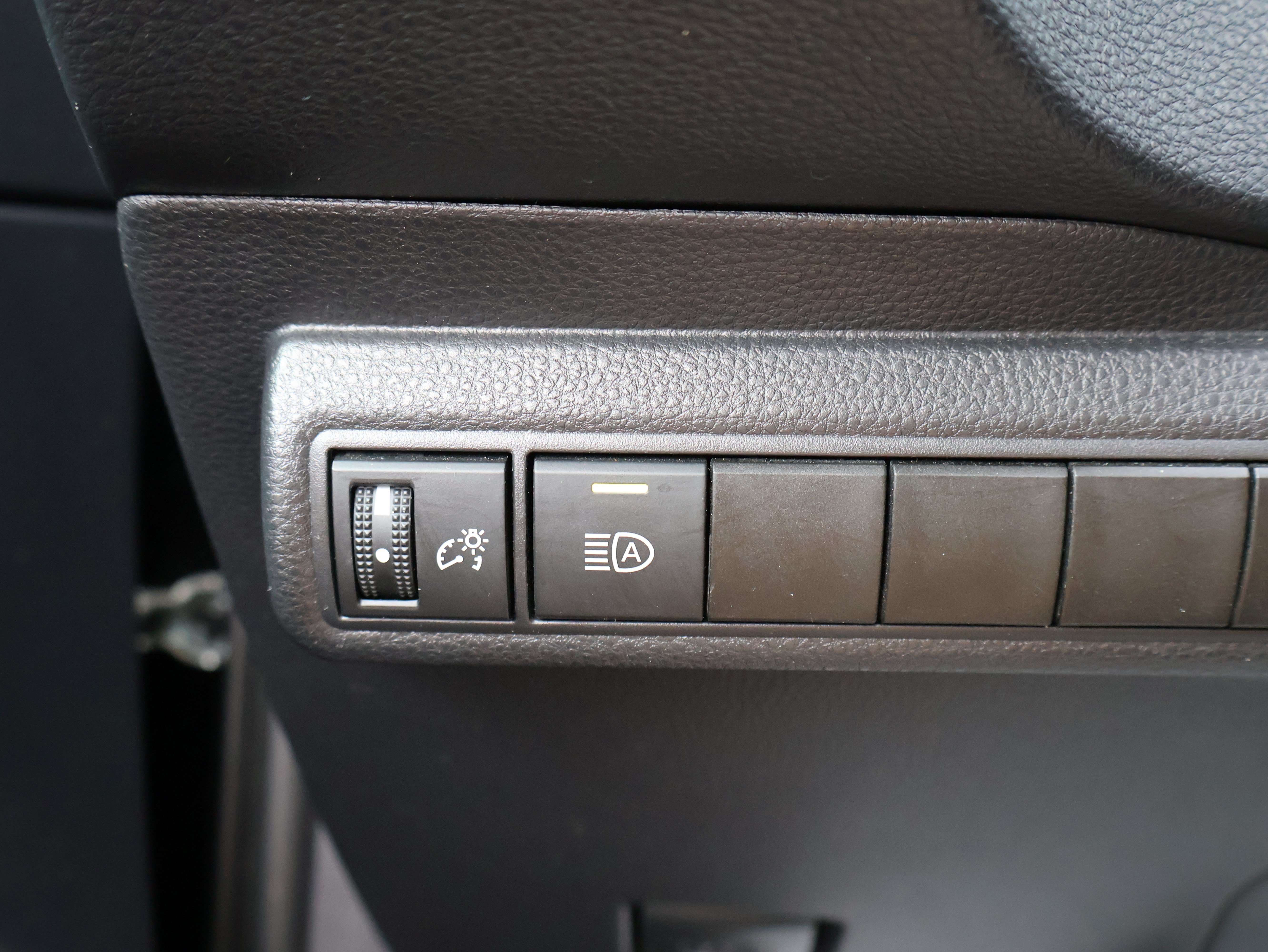 Used 2025 Toyota Corolla LE FWD image 34