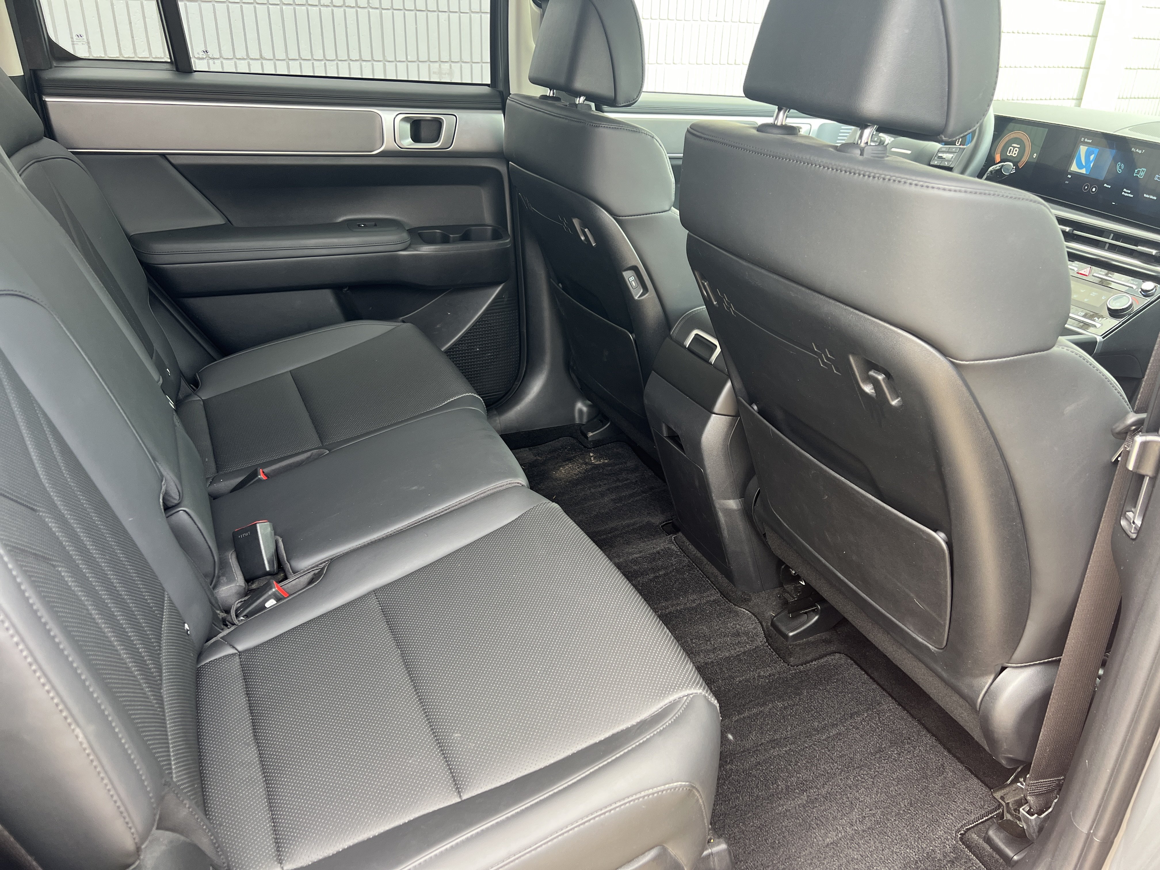 Used 2025 Hyundai Santa Fe SEL AWD/4WD image 9