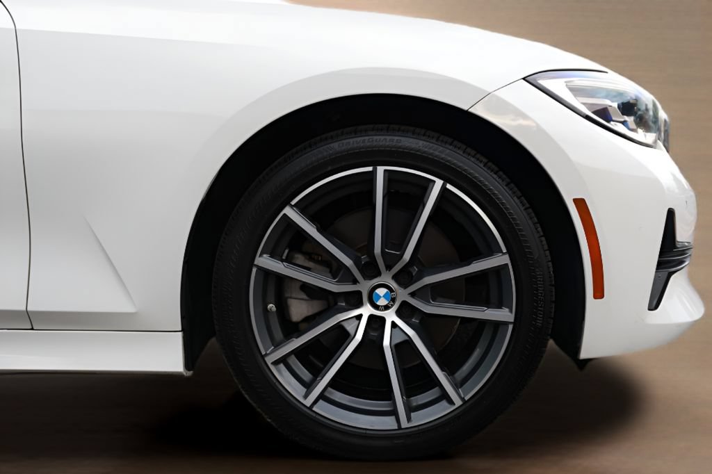 Used 2019 BMW 330i Sedan w/ Convenience Package RWD image 14