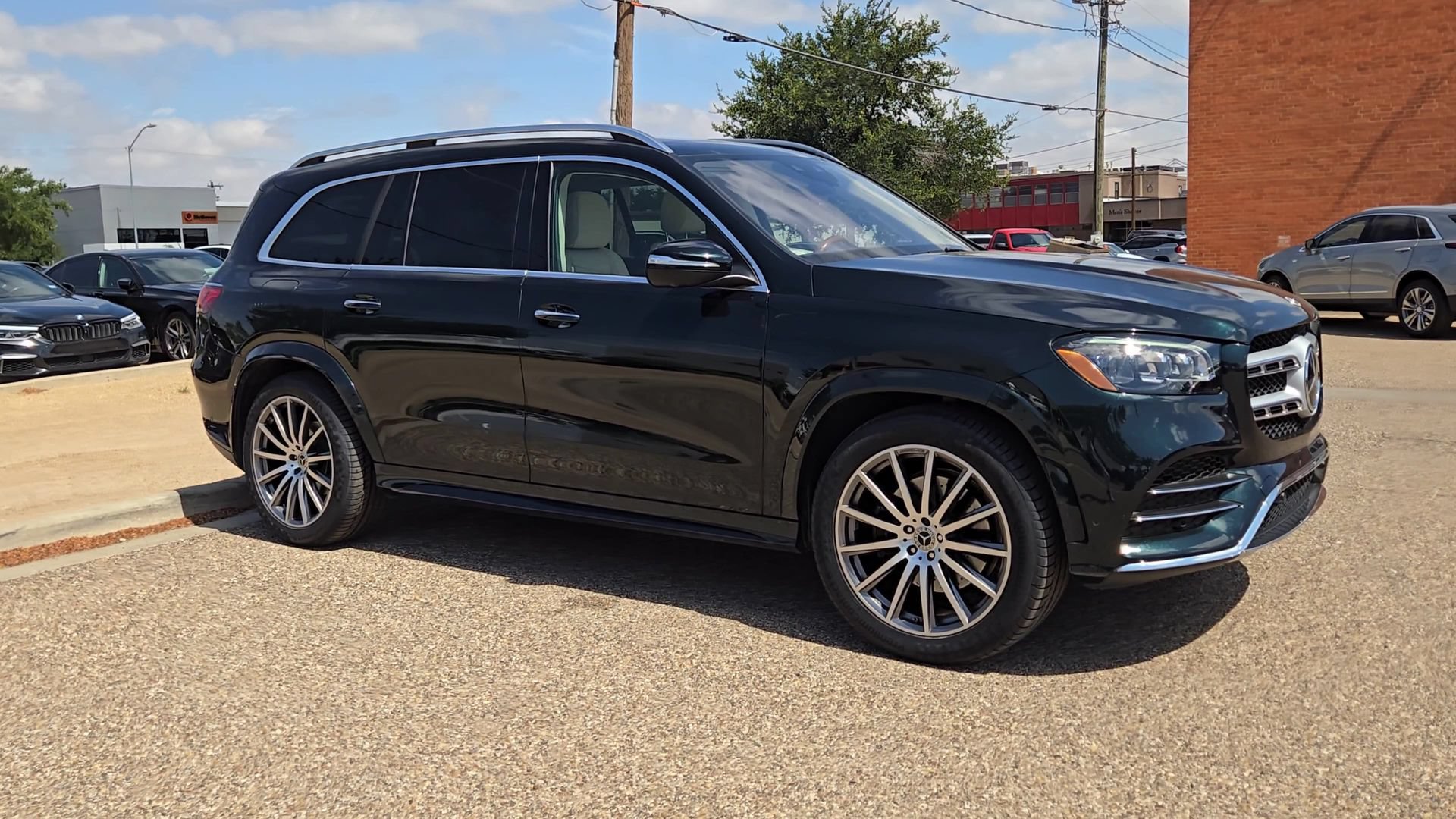 Used 2022 Mercedes-Benz GLS 450 4MATIC image 2