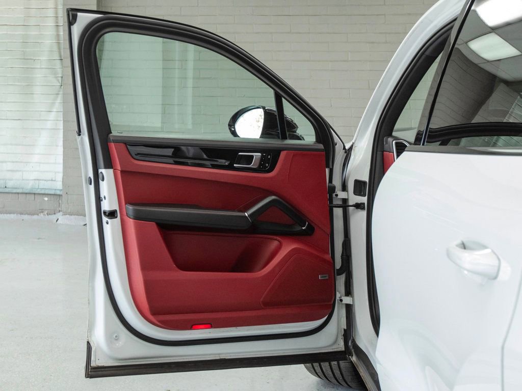 Used 2020 Porsche Cayenne S AWD/4WD image 32