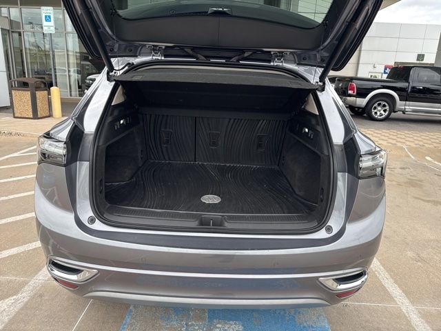 Used 2022 Buick Envision Avenir w/ Technology Package II FWD image 7