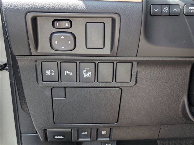 Used 2016 Lexus ES 350 w/ Luxury Package w/Wood Trim FWD image 9