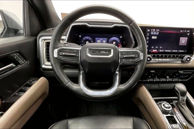 Used 2023 GMC Canyon Denali image 4