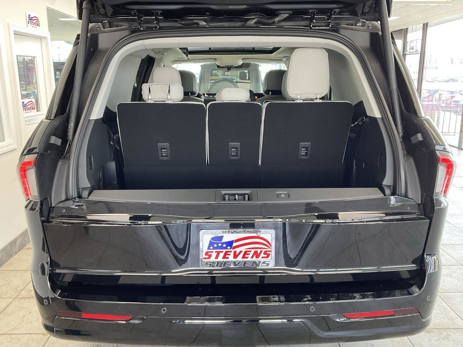 New 2026 Lincoln Navigator Reserve AWD/4WD image 22