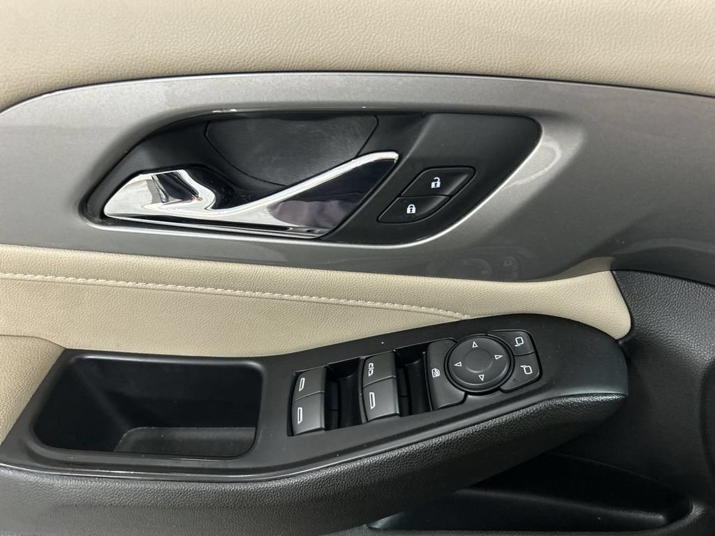 Certified 2023 Chevrolet Traverse LT AWD/4WD image 11
