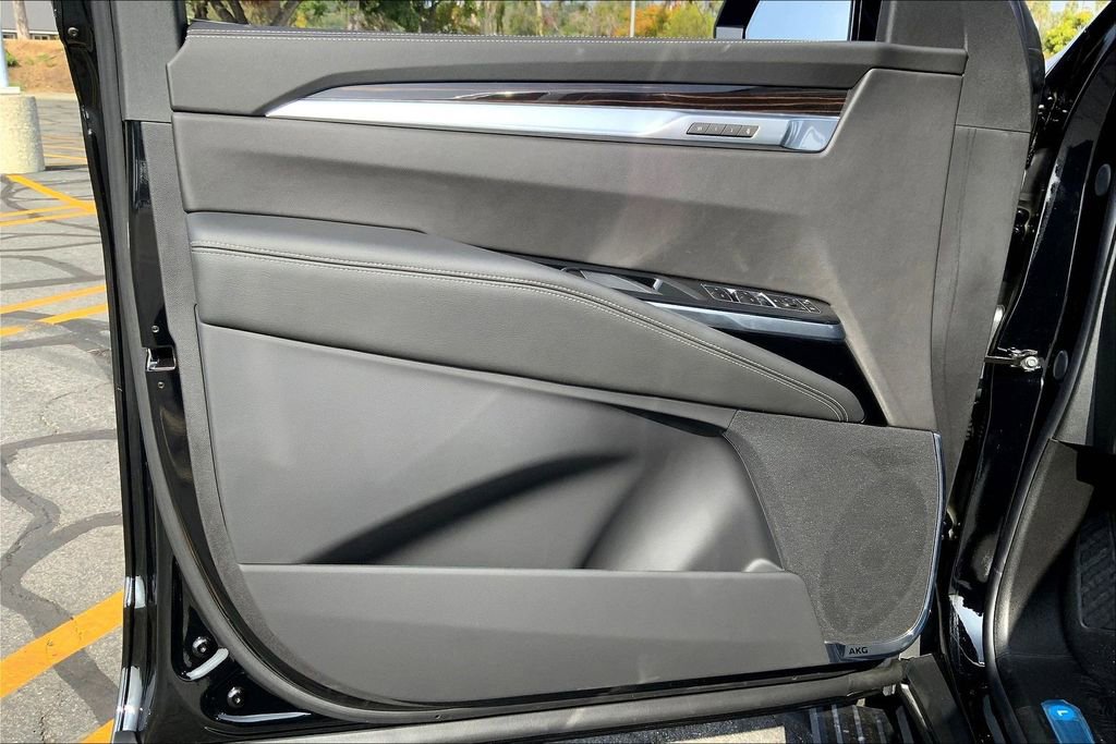 New 2026 Cadillac Escalade Luxury AWD/4WD image 11