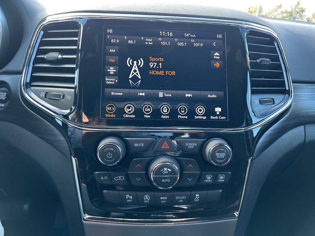 Used 2022 Jeep Grand Cherokee Laredo E AWD/4WD image 14