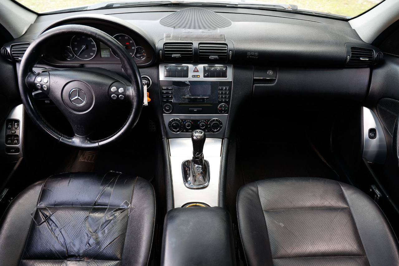 Used 2005 Mercedes-Benz C 230 Sedan image 2